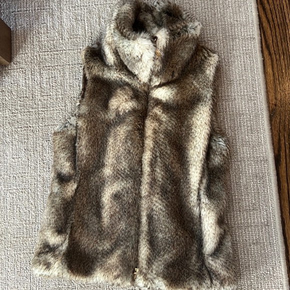 C Wonder Faux Fur Vest - Picture 1 of 4